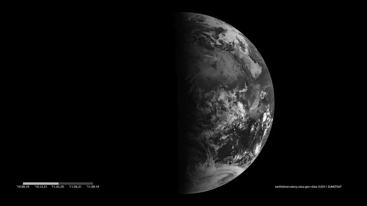 La Tierra en una imagen real del Solsticio de verano del año 2011, el eje de la tierra está declinado respecto al sol +23º 27'