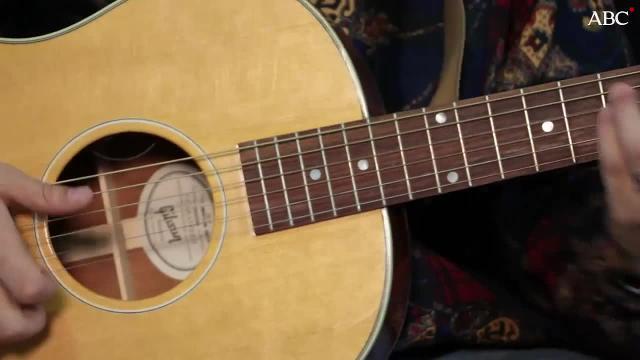 Manel Navarro, durante su visita a la casa de ABC