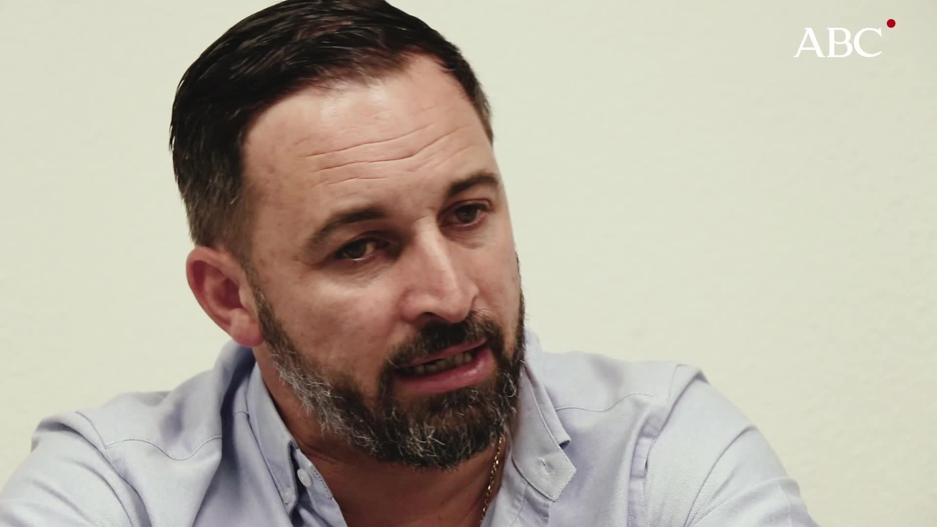 El líder de Vox posa para ABC tras la entrevista