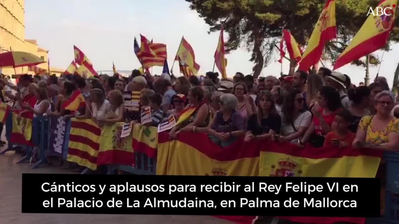 Cánticos y aplausos a favor del Rey Felipe VI en Palma de Mallorca