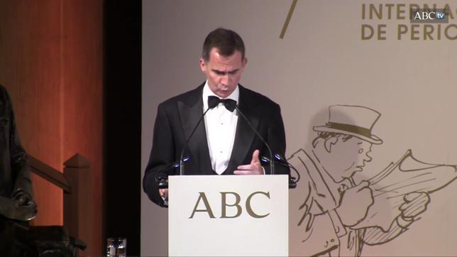 Don Felipe, en la Casa de ABC, durante su discurso en la cena de entrega de los premios Cavia