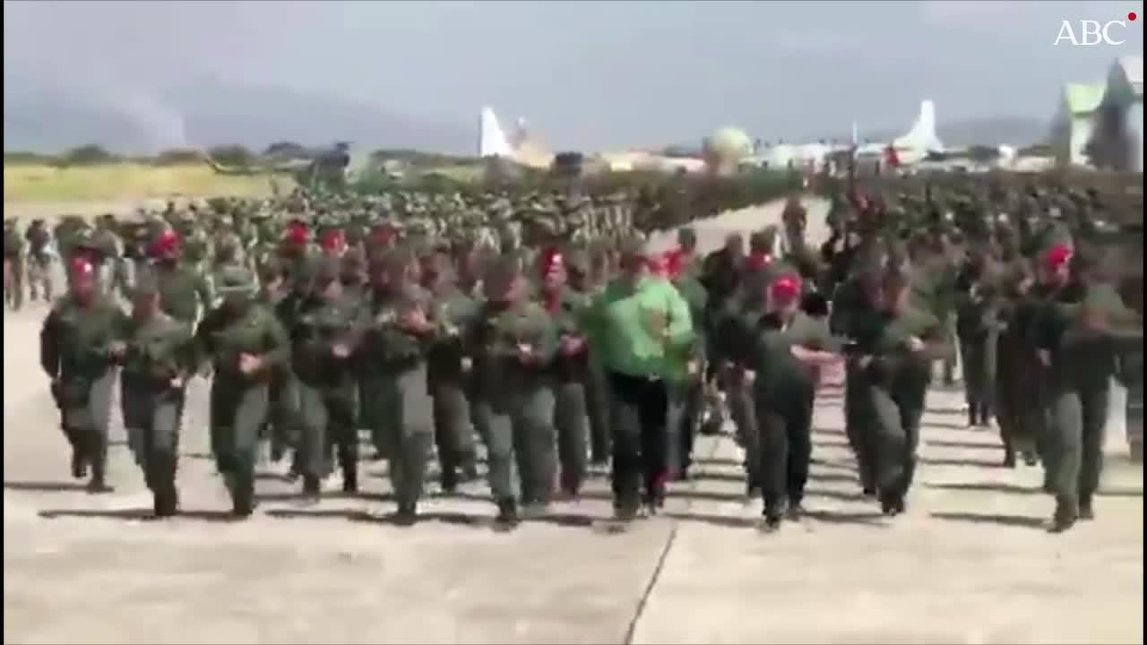 Maduro marcha con el ejército para demostrar que «defenderán la Patria»