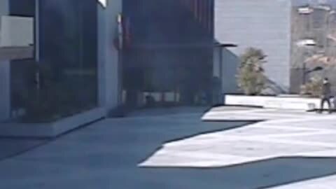 Galapagar advierte de las multas a los grafiteros con el vídeo de un menor sorprendido «in fraganti»