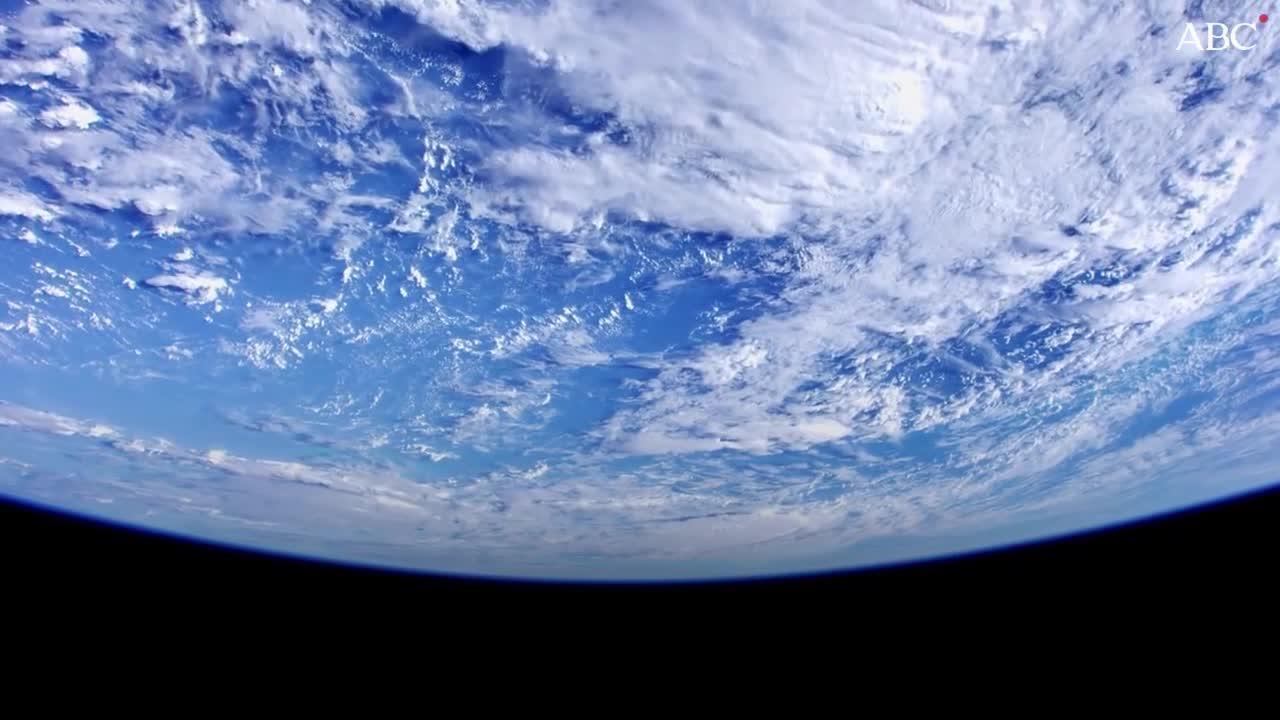 Representación del viento solar y el campo magnético de la Tierra