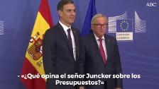Juncker «salva» a Sánchez tras un nuevo error de protocolo al intentar «vender» sus presupuestos