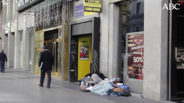 Muere Salva, el conocido sintecho de la Plaza de Colón que no pudo hacer frente al frío