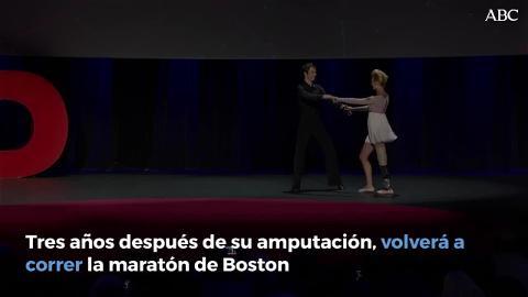 La bailarina Adrianne Haslet-Davis danza con su pierna biónica