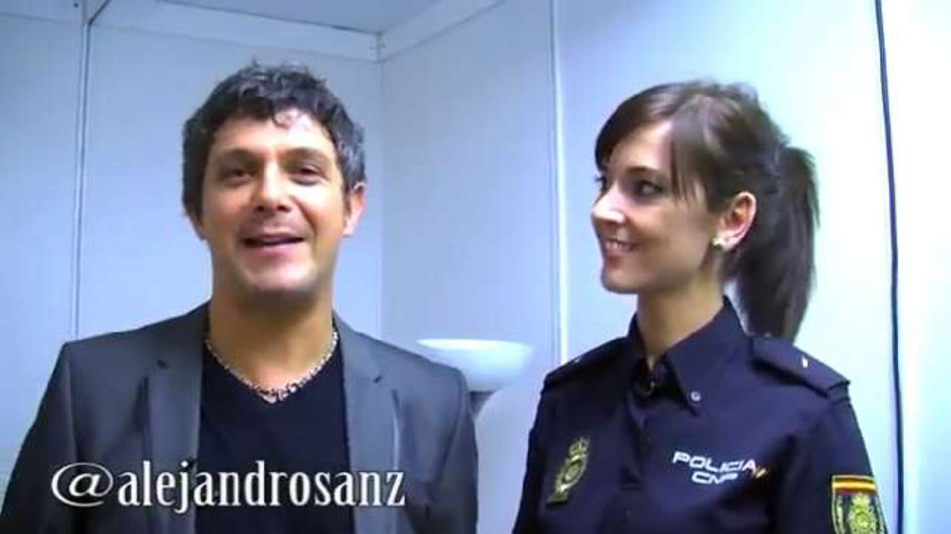 La Policía ficha a Bisbal, Alejandro Sanz, Chenoa y Estopa para hacer de internet un mundo más seguro