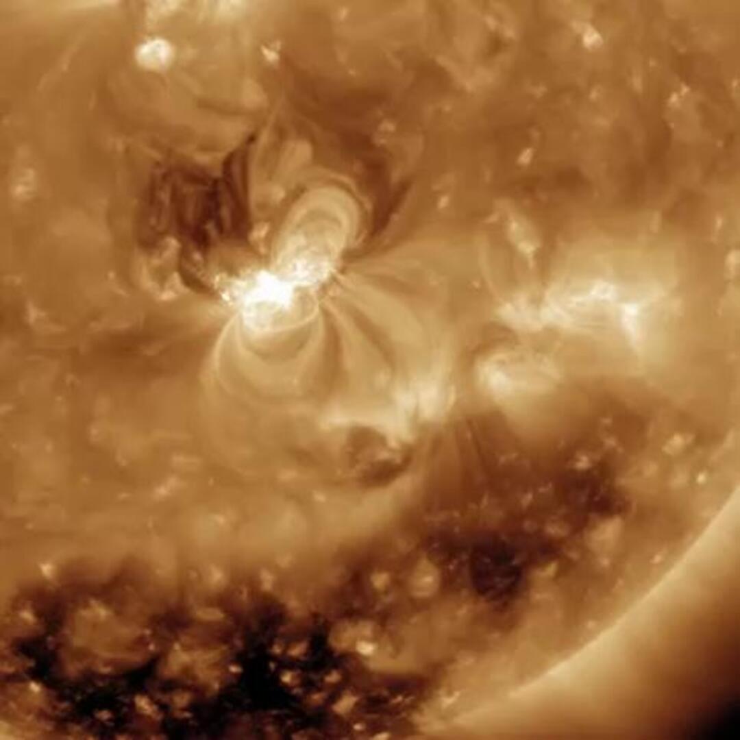 Por qué la llamarada solar del 14 de febrero no provocó el caos en la Tierra