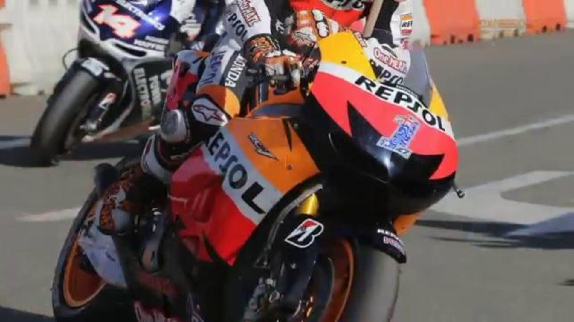 El equipo Repsol Honda rinde homenaje a Casey Stoner