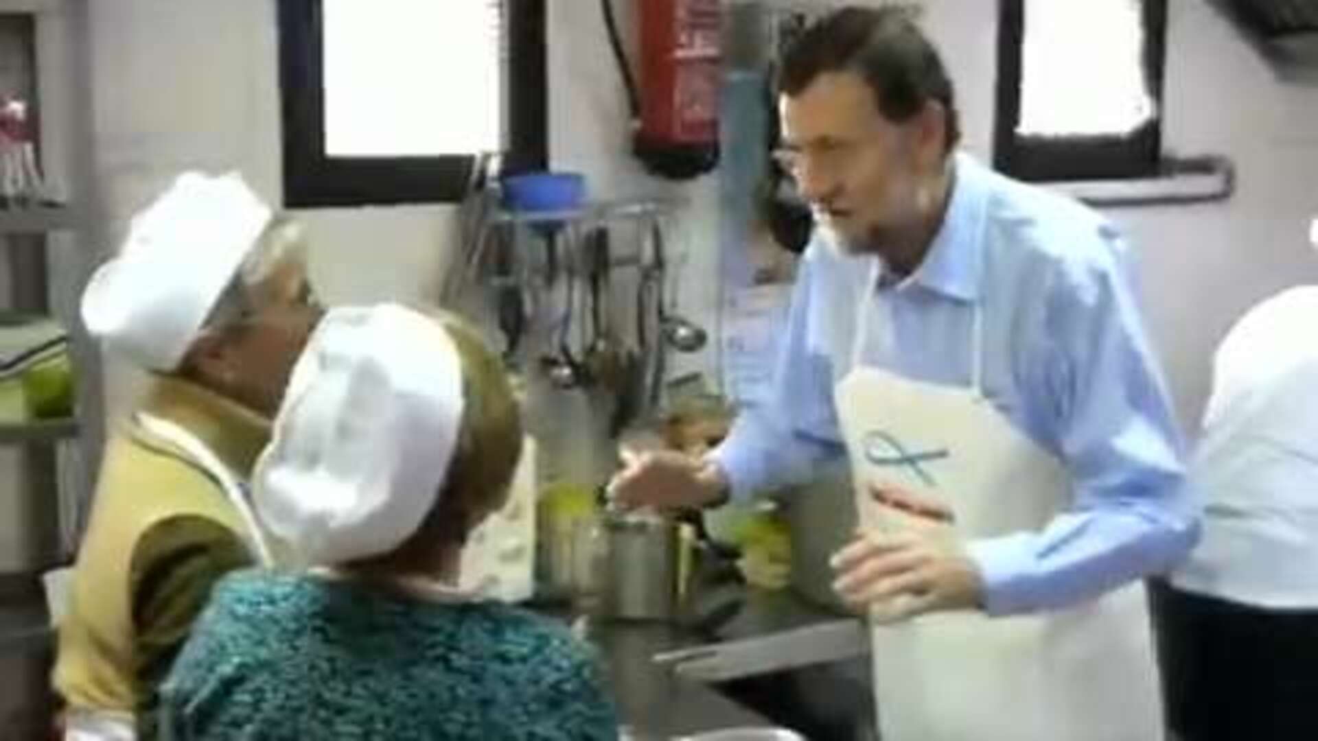 Rajoy se da un baño de realidad en un comedor social