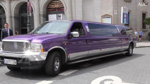 Limusina «retro» Ford Excursion de la empresa Central Fiestas