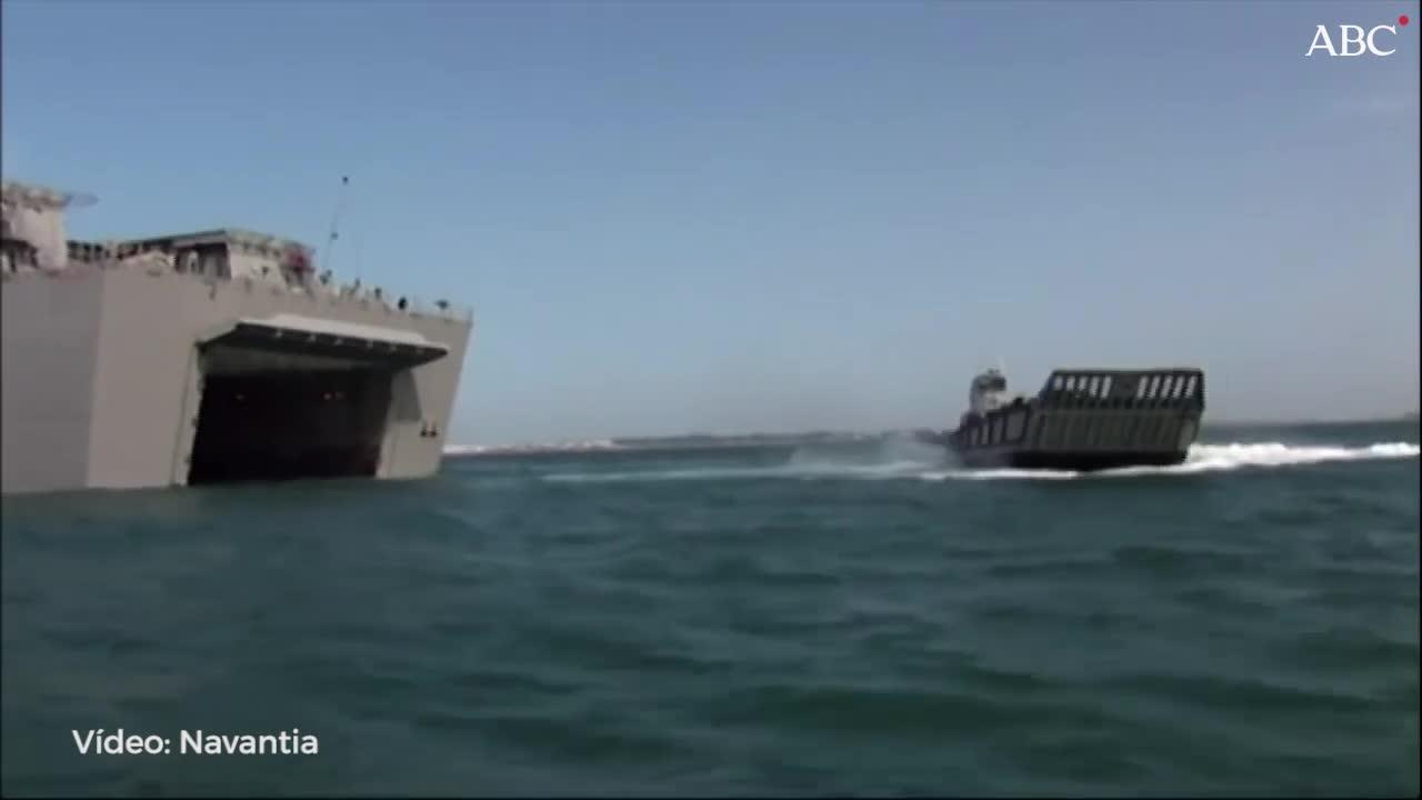 Hangar y garaje superior del portaaviones Juan Carlos I