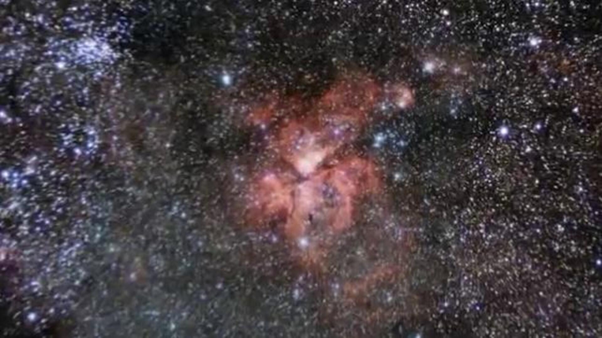 Aparece el rostro de Hitchcock dibujado en las estrellas