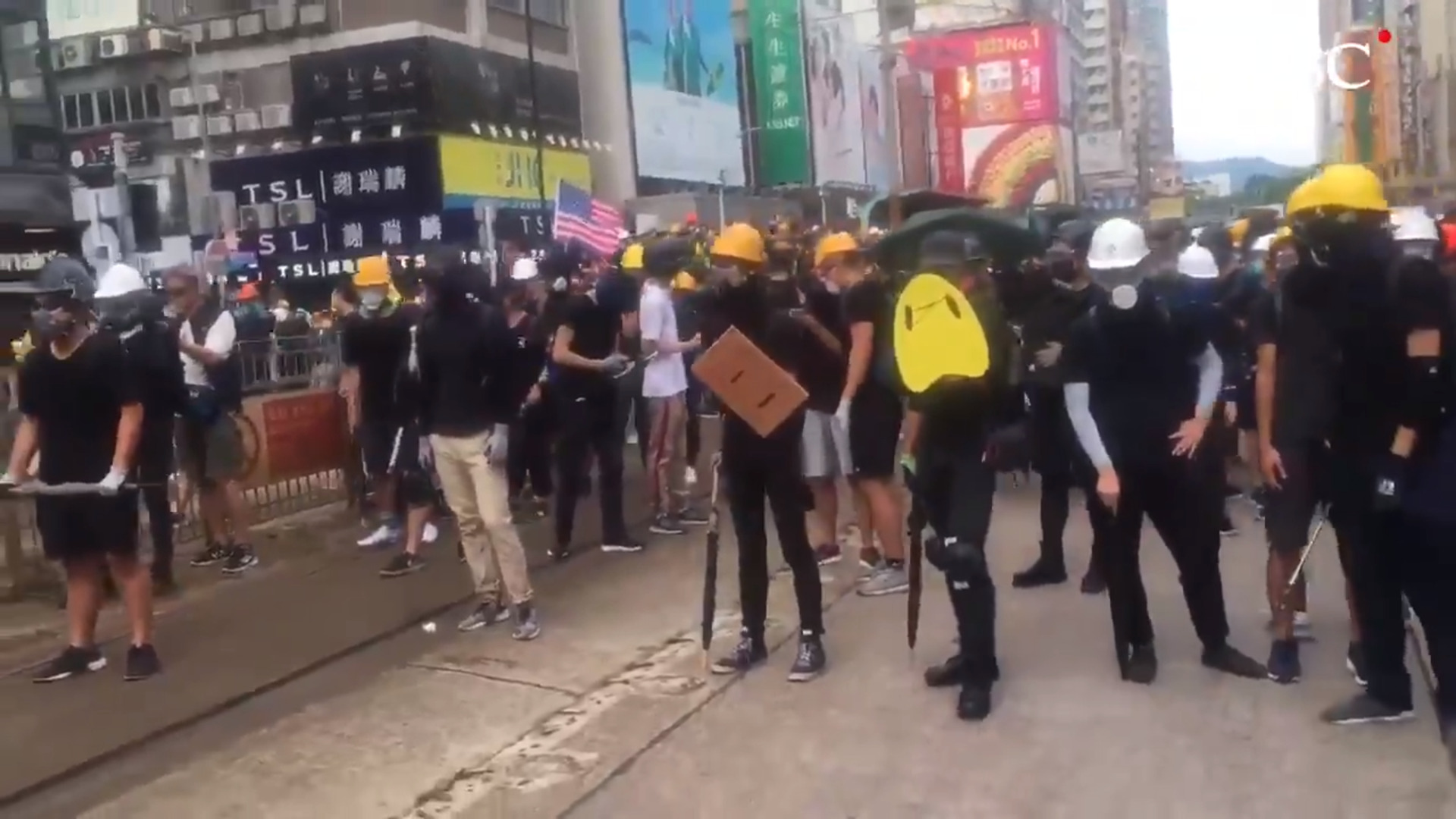 Decenas de miles de personas vuelven a tomar las calles de Hong Kong