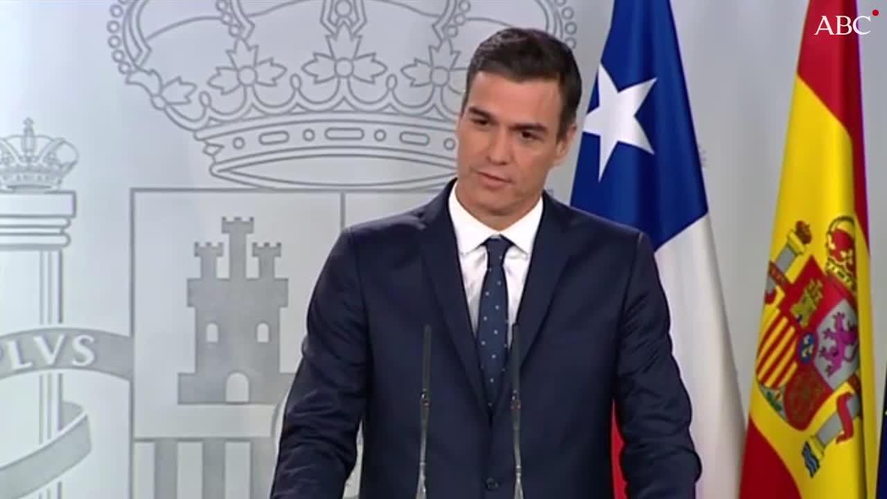 El presidente del Gobierno, Pedro Sánchez, ofrece una rueda de prensa en el complejo de La Moncloa