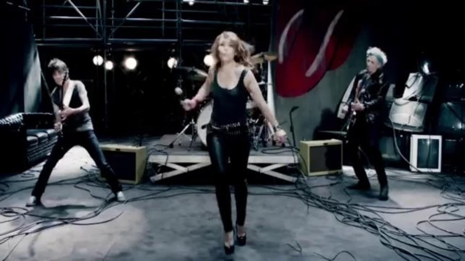 Noomi Rapace hace topless en el nuevo videoclip de los Rolling Stones