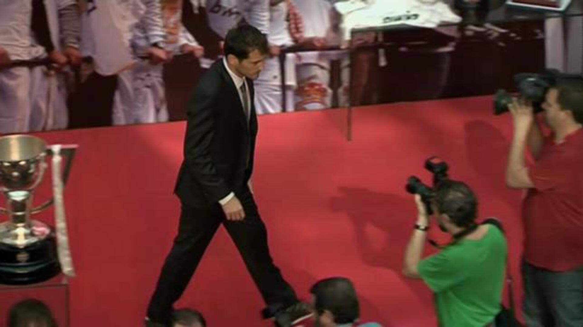 El Real Madrid pasea el trofeo de Liga por la ciudad