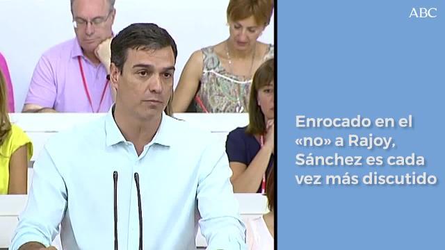 Sánchez y los 18 de su Ejecutiva «en funciones» se han sentado en el escenario