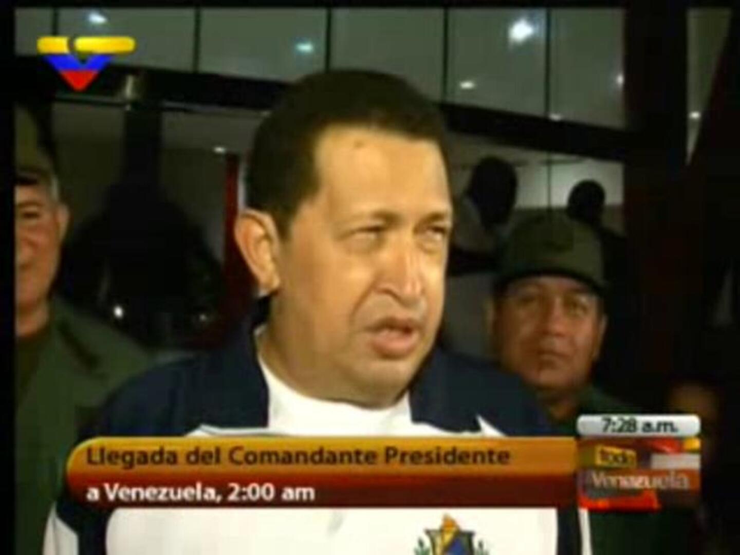 Chávez regresa a Venezuela tras ser operado de cáncer en Cuba