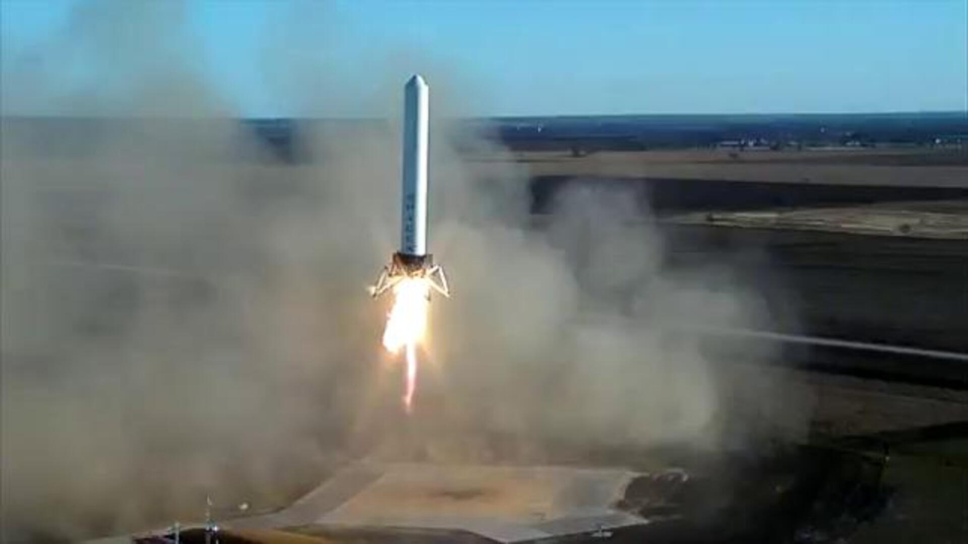 El «Saltamontes», el cohete que aterriza de pie