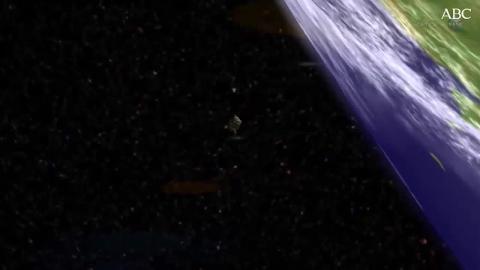 La Luna pasando por delante de la Tierra