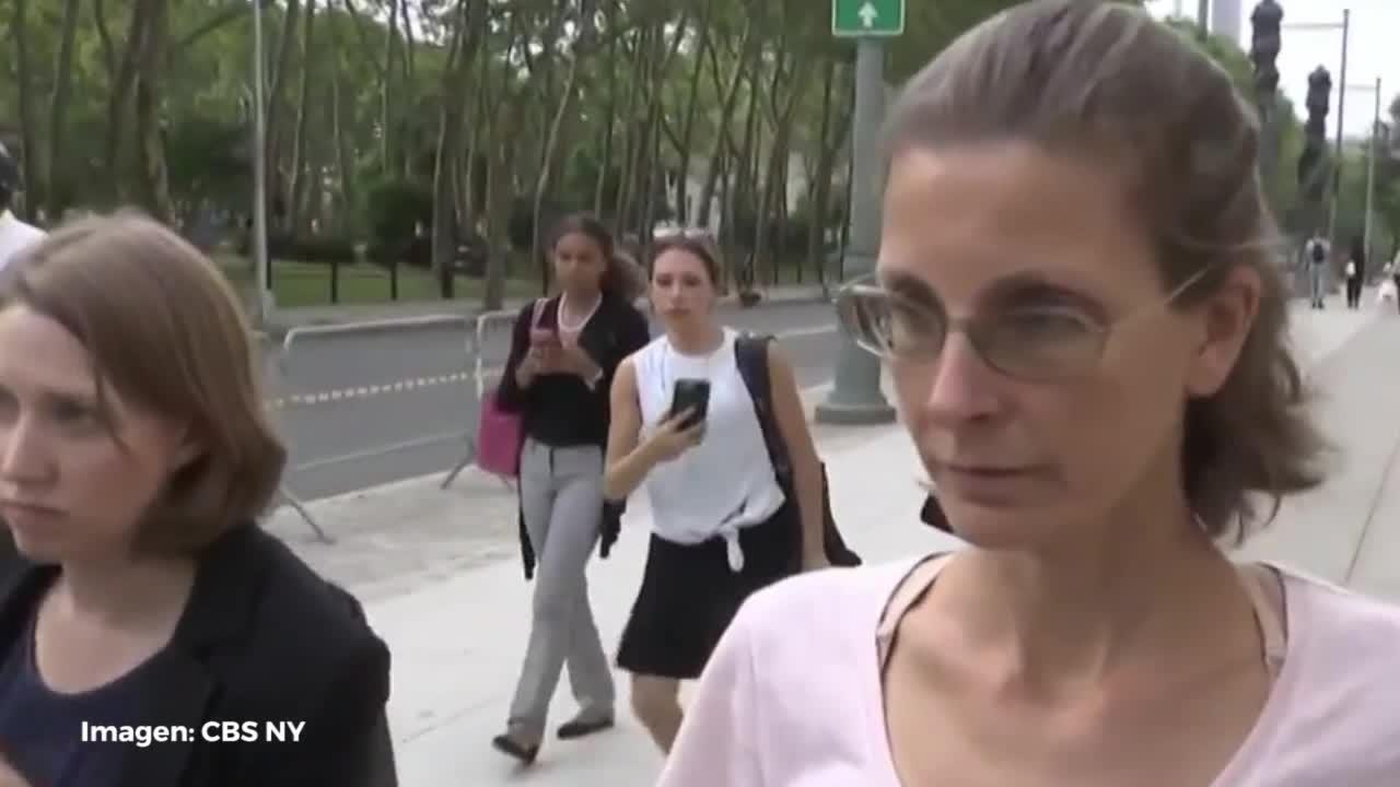 Clare Bronfman se declara culpable de financiar una secta de esclavas sexuales