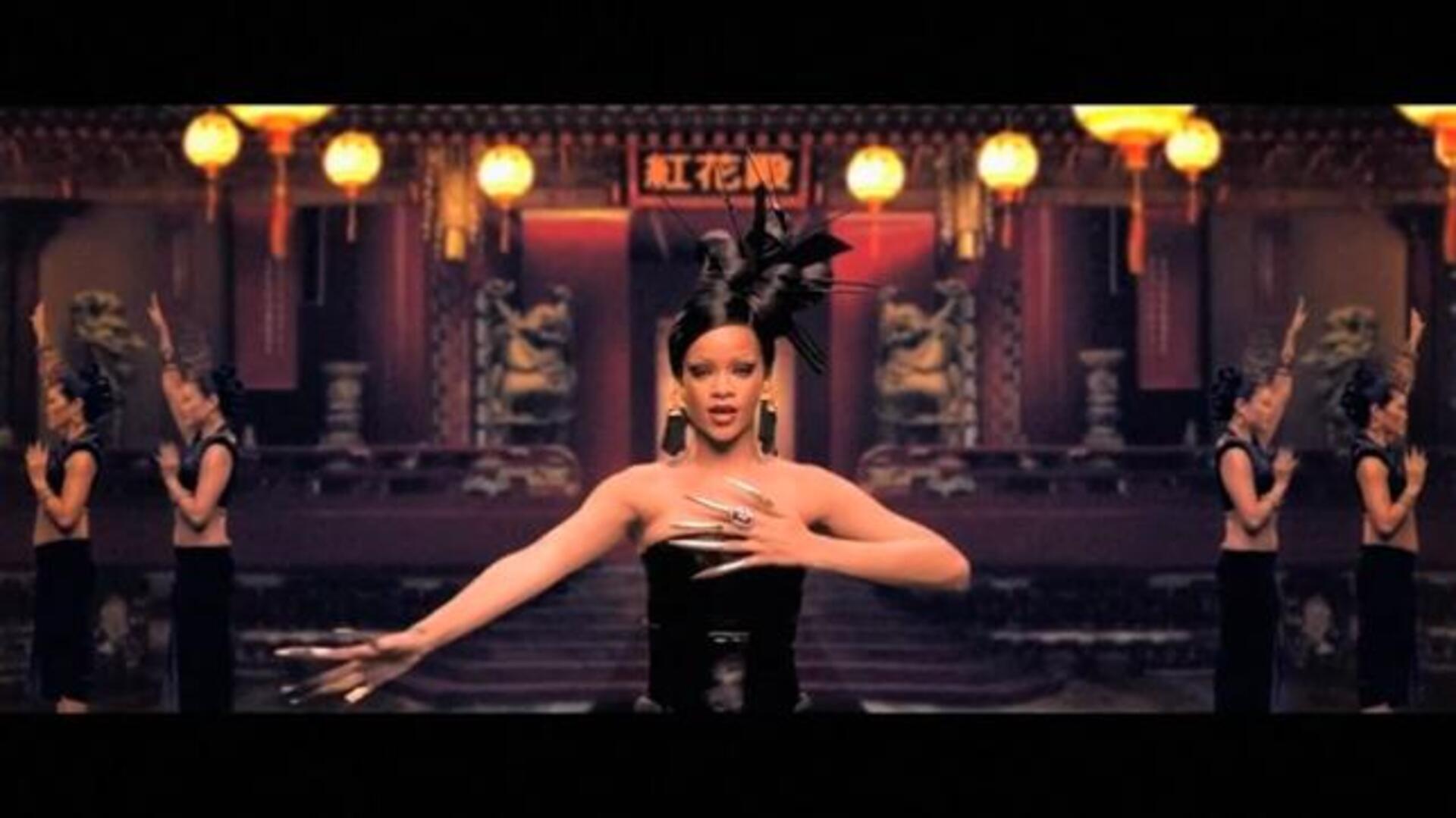 Rihanna y Chris Martin, muy acaramelados en el vídeo de «Princess of China»