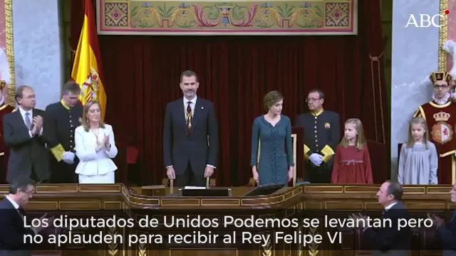 Íñigo Errejón y Pablo Iglesias durante la sesión de hoy