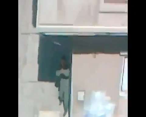 Un joven sirio graba su propia muerte a manos de un militar