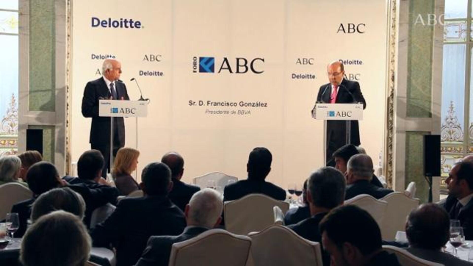 BBVA se plantea participar en el banco malo "por el bien del país"