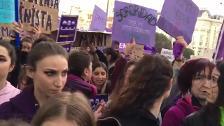 El feminismo vuelve a tomar las calles con una multitudinaria marea morada