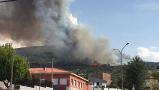 Se declara un incendio forestal junto al pueblo de San Pablo de los Montes