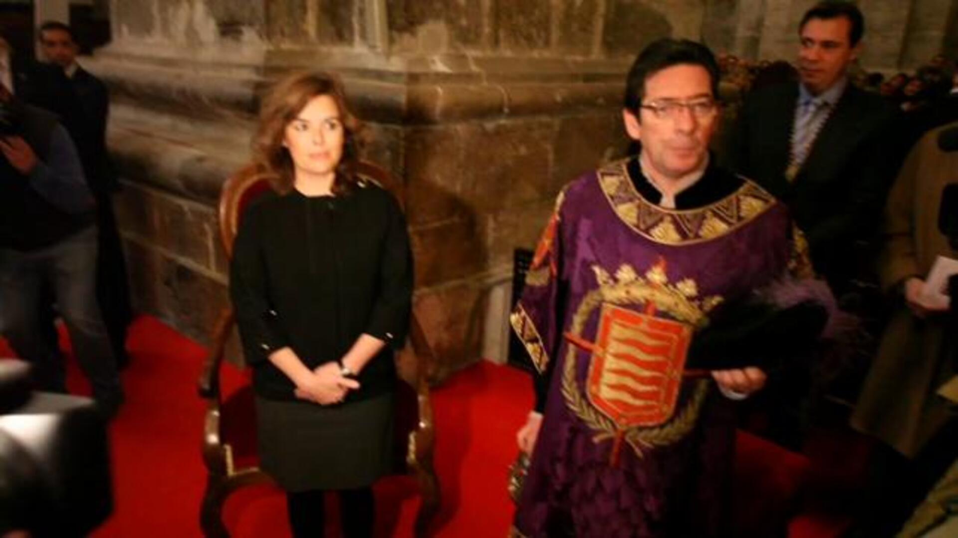 Sáenz de Santamaría recuerda que la Semana Santa es algo «muy español»