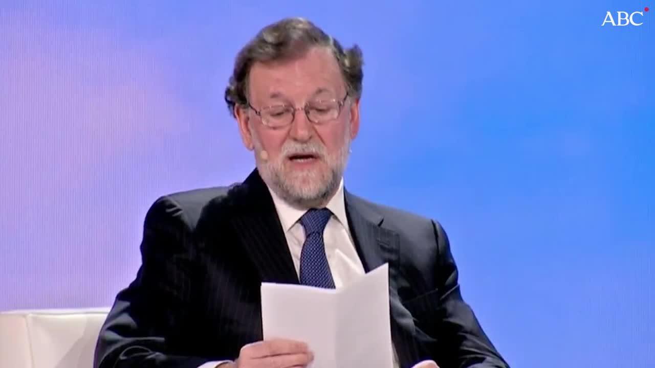 Rajoy reivindica la Consitución y los avances de cuarenta años de democracia