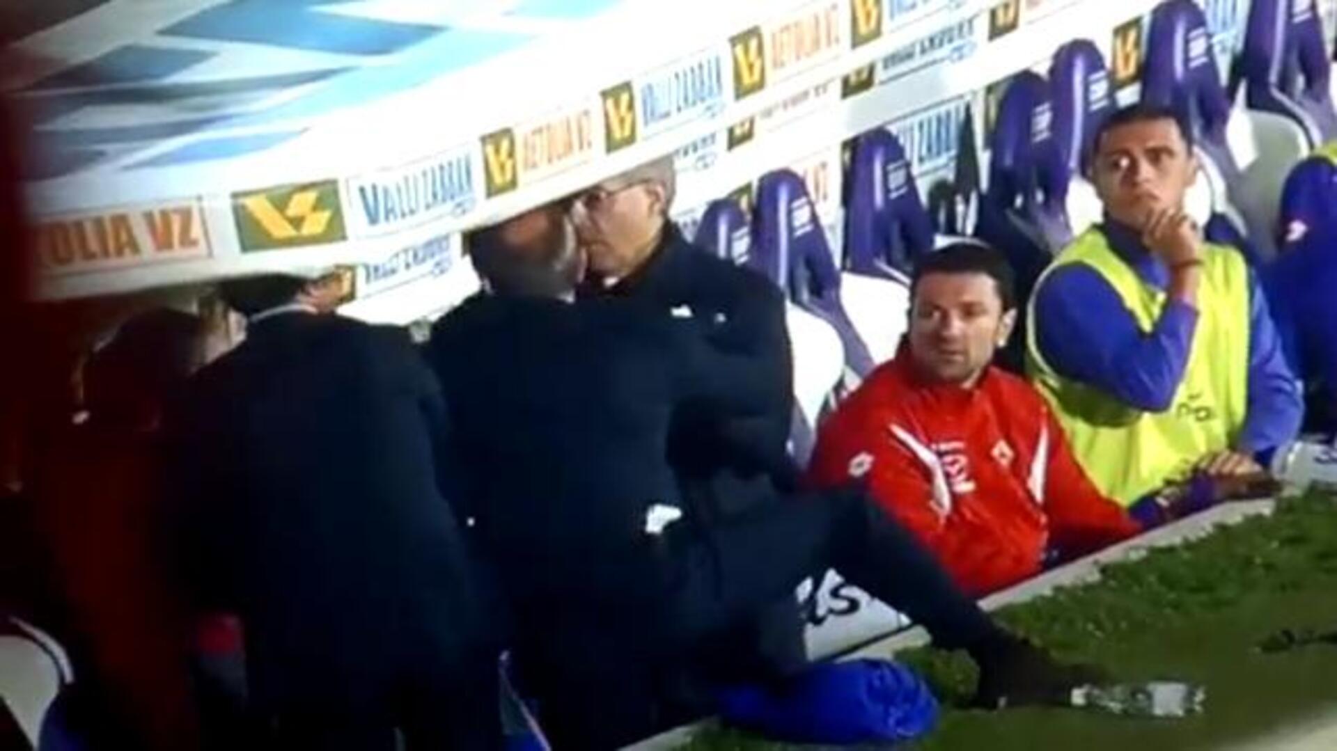 El entrenador de la Fiorentina es despedido tras agredir a uno de sus jugadores