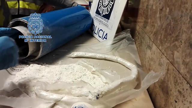 Cazan a un «buceador» septuagenario con 3,6 kilos de cocaína en una botella de aire