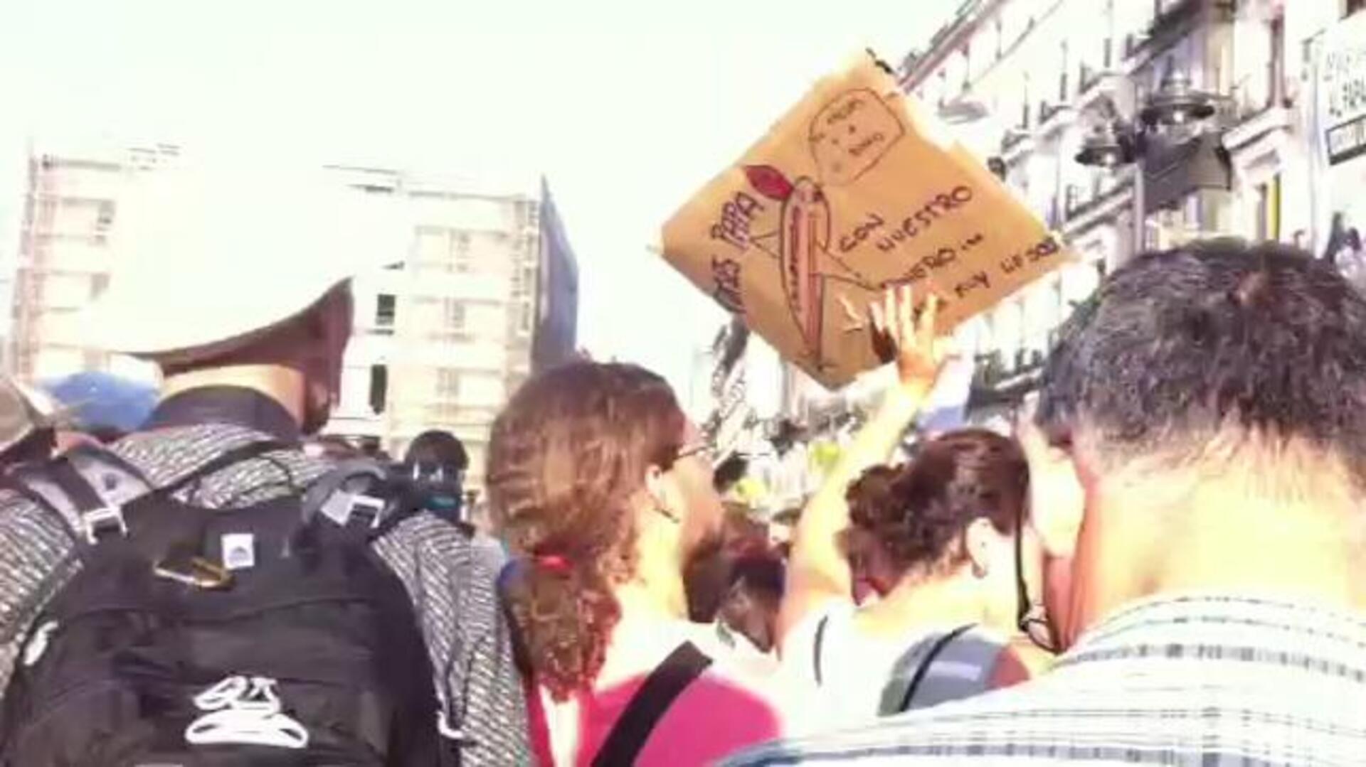Directo: Seis detenidos y dos agentes heridos en la carga policial contra la protesta laica