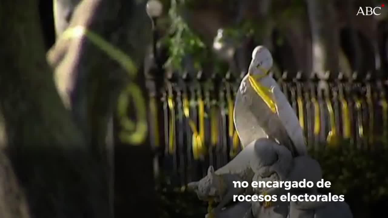 La Junta Electoral Central ordena a Torra la retirada de lazos amarillos de los edificios públicos