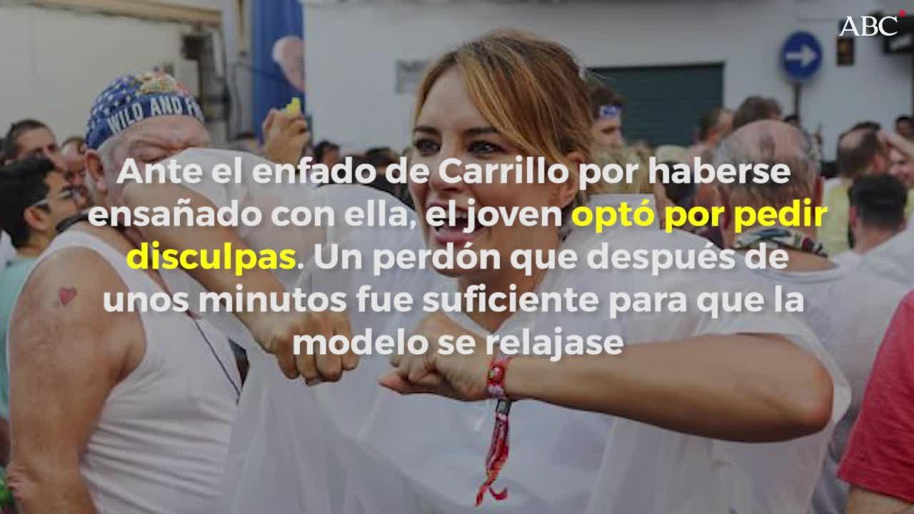 Alba Carrillo tiene un desencuentro con un joven durante la Tomatina de Buñol