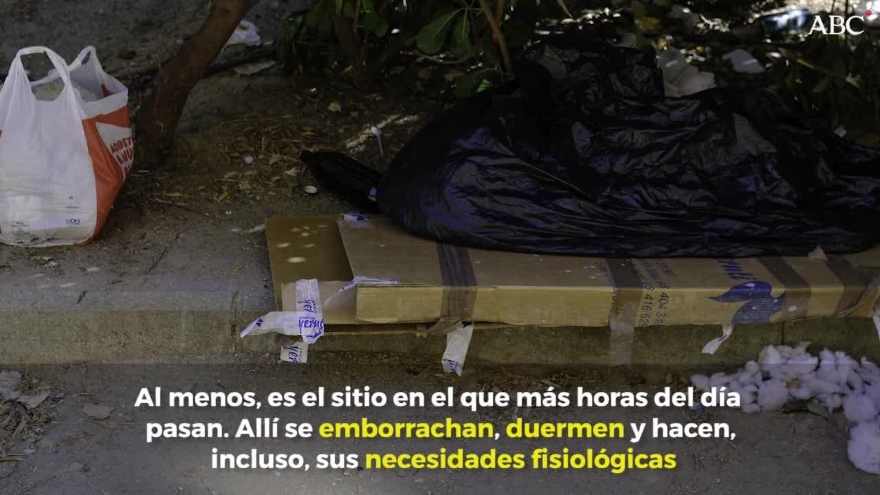 Drogas, reyertas, excrementos y sexo al aire libre en el Usera de Rommy Arce