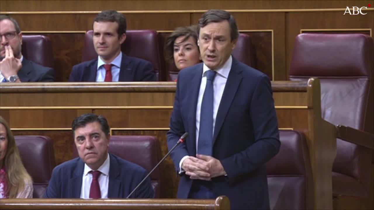 Hernando pide a Sánchez que «no acabe como Zapatero»