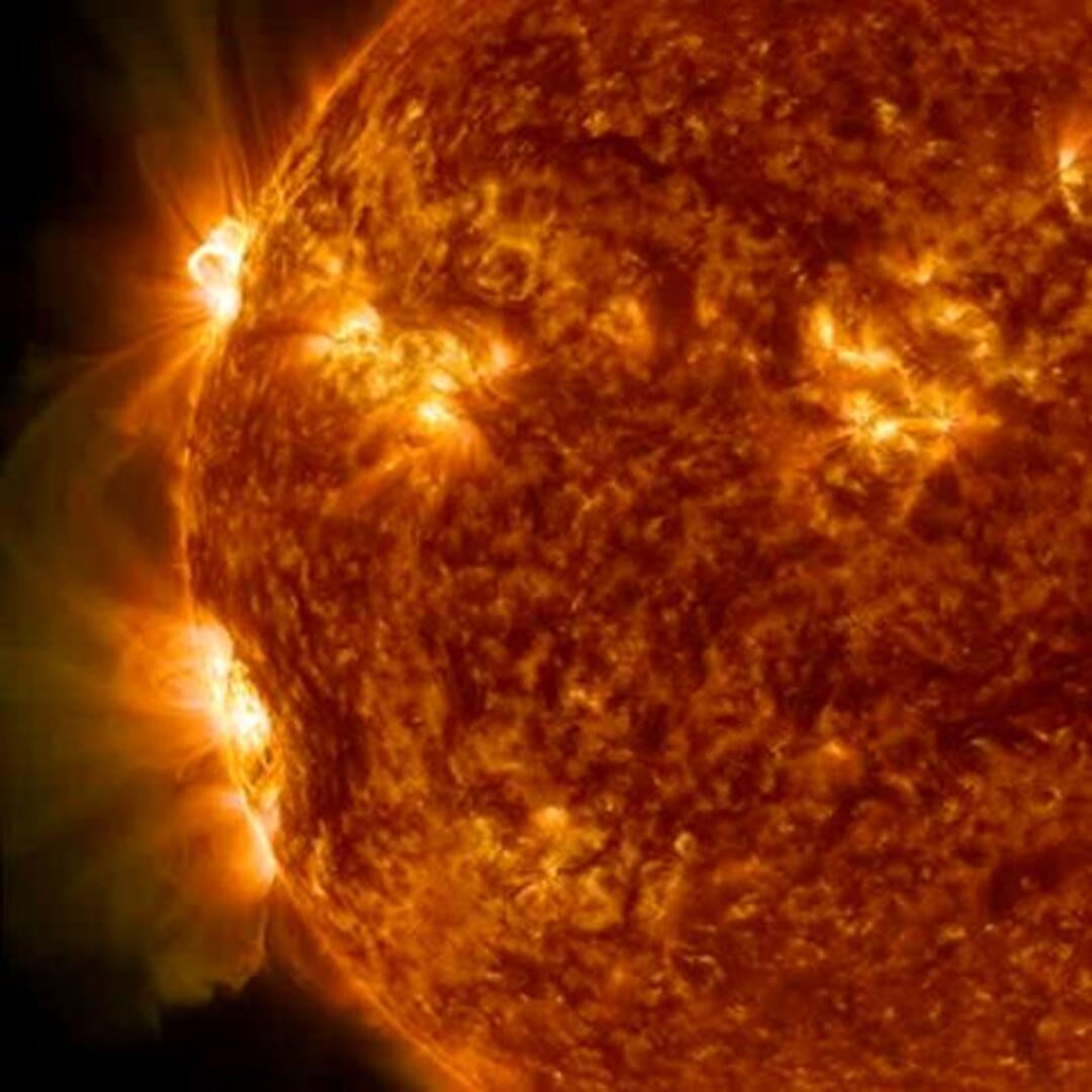 La mancha solar más grande en seis años apunta a la Tierra