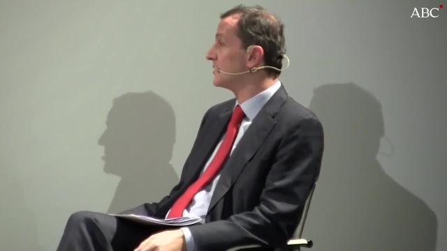 José Ramón Alonso (izquierda), subdirector de ABC, ha coordinado la mesa de automoción, que ha contado con la participación de Silvia Ceruelo, Albert Llovera, Antonio Lucas y Jorge Jiménez de Cisneros