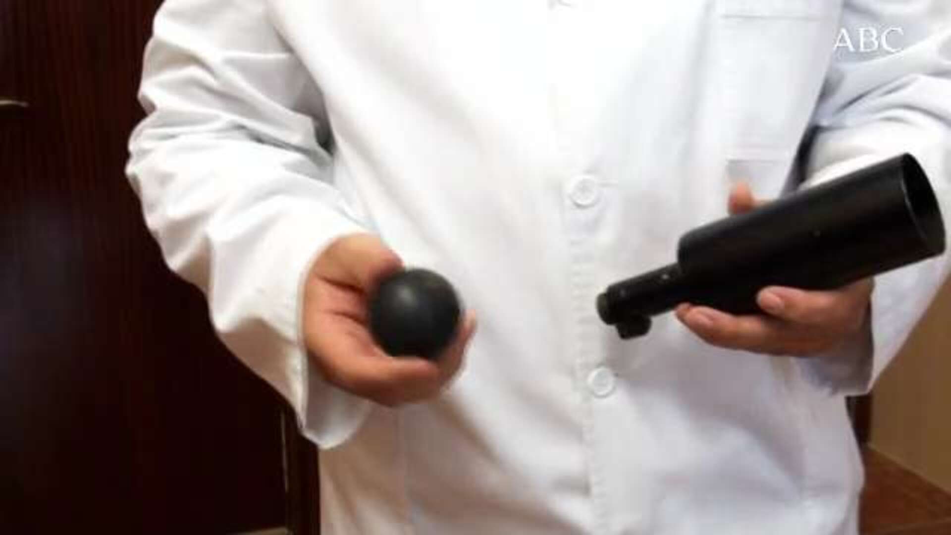 Así son las pelotas de goma «prohibidas» por la Ertzaintza