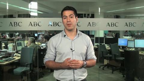 El presidente de Vueling, Javier Sanchez Prieto, atiende a los medios tras su reunión con la ministra de Fomento, Ana Pastor