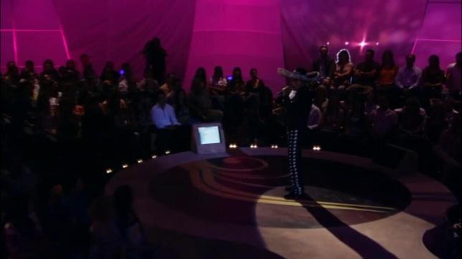 Vicente Fernández sigue «siendo el Rey»