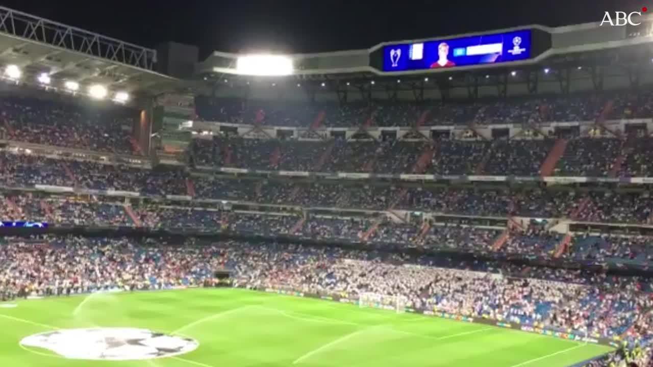 El público Bernabéu ovacionó a Manolas