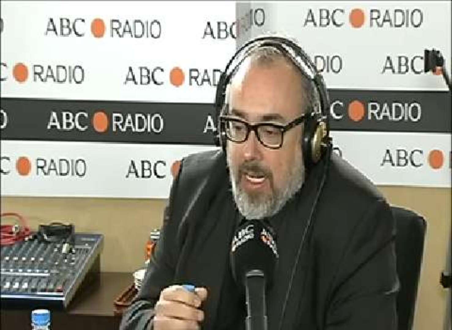 Álex de la Iglesia: «¿Qué pasa ahora con los contenidos legales de Megaupload?»