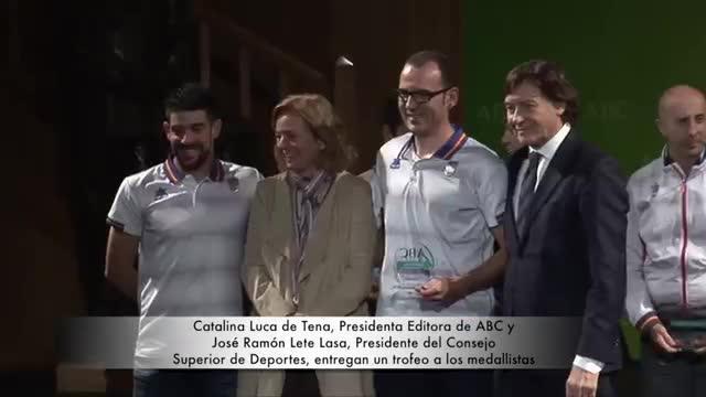 Los deportistas paralímpicos, en el homenaje